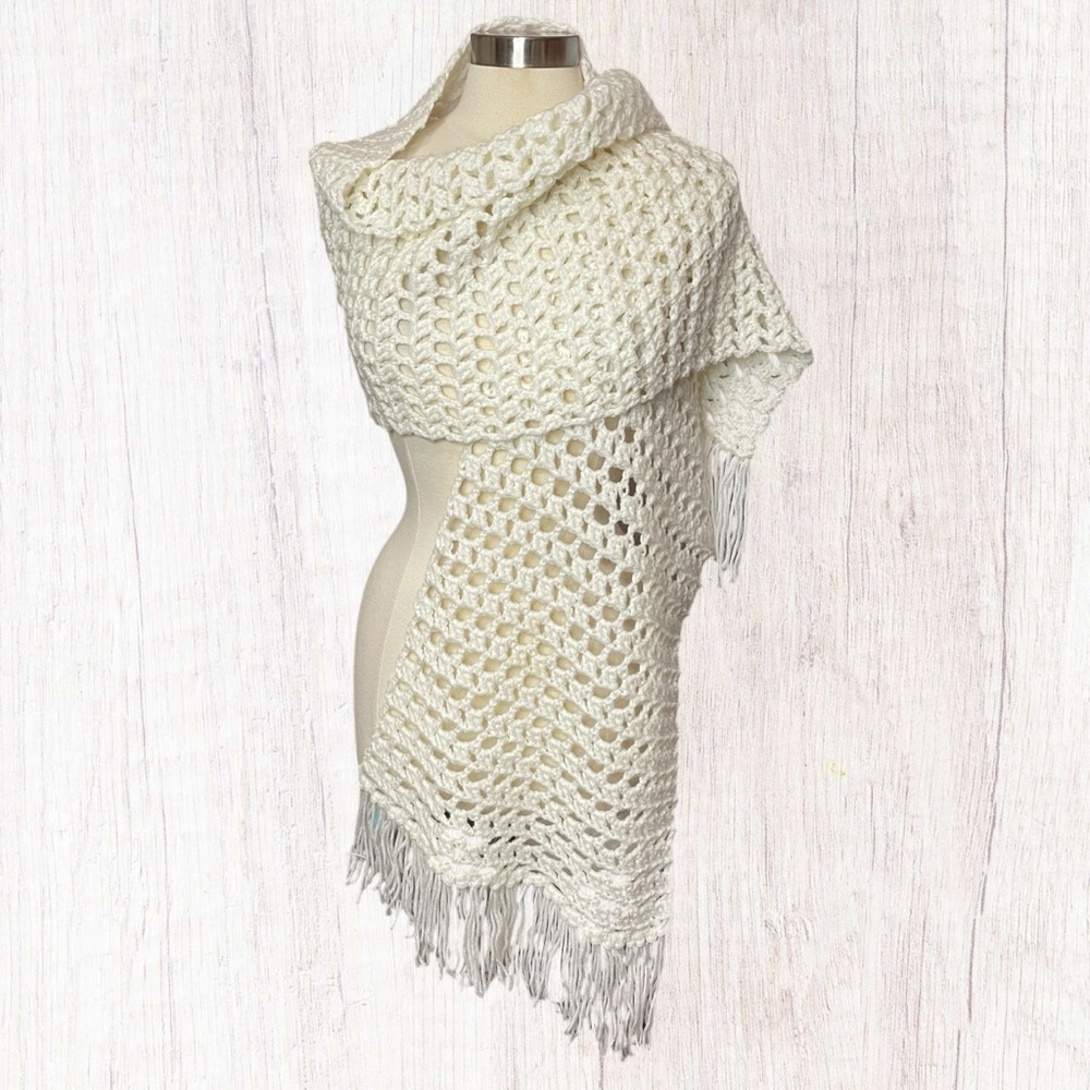 ❌SOLD❌HANDMADE Cream Crochet Wrap/Scarf with Fringe - Picture 1 of 8
